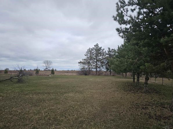 1558 N Seven Mile Rd, Pinconning, MI 48650