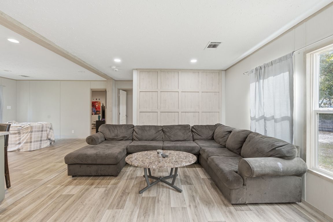 next background image