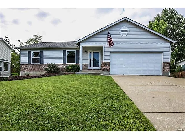 223 Maple Point Dr photo 1