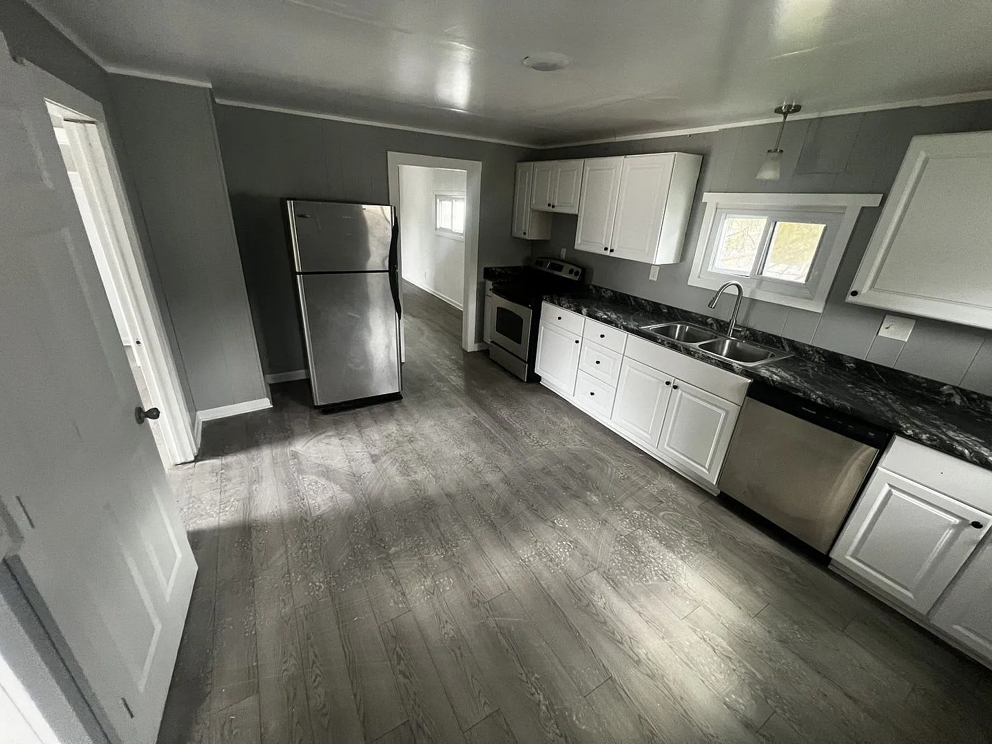 16-20 Cummings Street — Photo 1