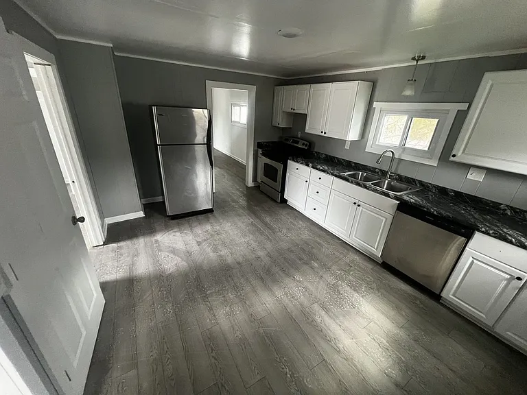 16 Cummings St — Photo 1