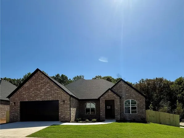 2884 N Chapel Dr, Fayetteville, AR 72704