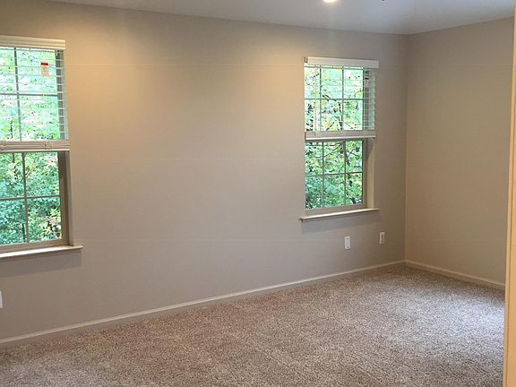 4th image of 4011 Stonebridge Dr