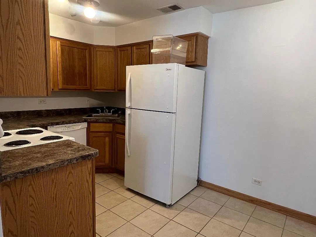 10526 Brooks Ln — Photo 3