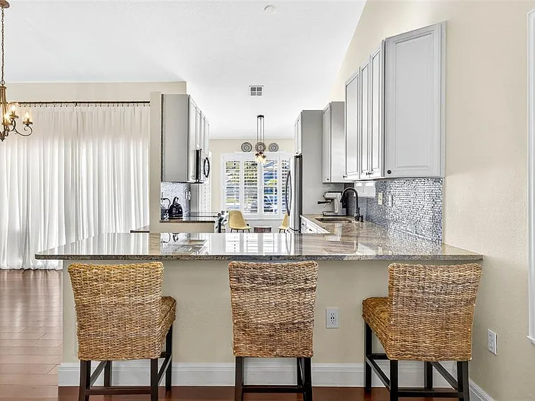 4180 Brentwood Park Cir — Photo 12