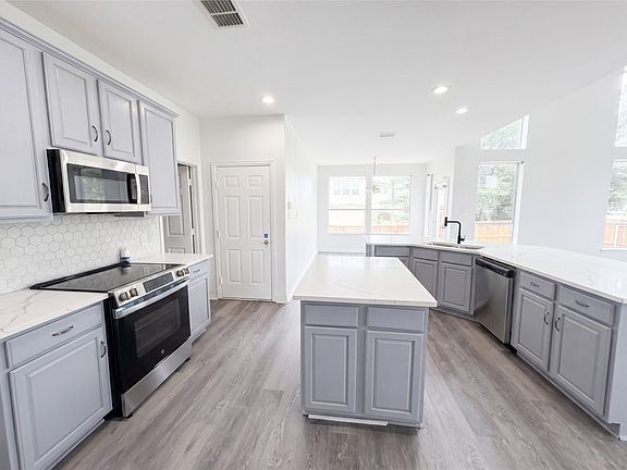 2nd image of 3853 Wintergreen Dr
