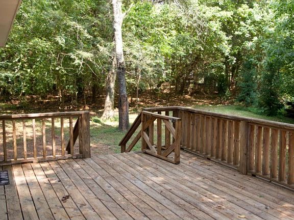 Another view of the deck - total privacy!