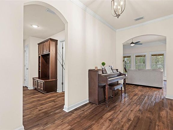 3rd image of 9855 Maxwell Run