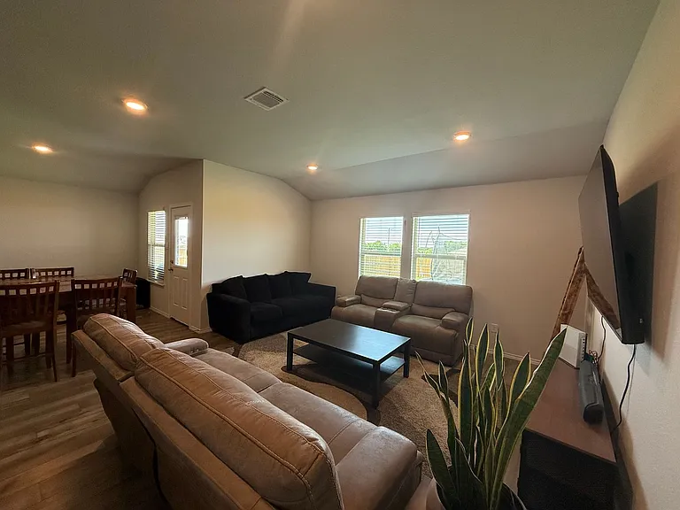 2621 Torbensen Ct — Photo 13