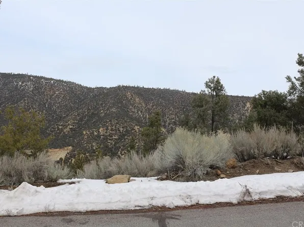 2116 Saint Anton Dr, Pine Mountain Club, CA 93222