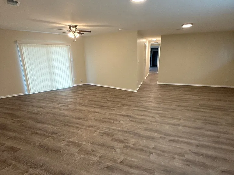16435 Saint Louis Ave — Photo 13