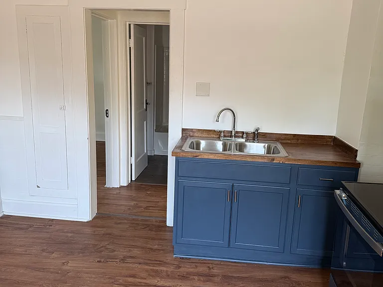 115 Melrose Ave S #2 — Photo 13