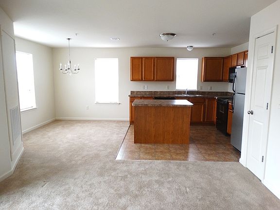 Dining & Kitchen Areas