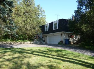 60 Burlington Ave, Clarendon Hills, IL 60514