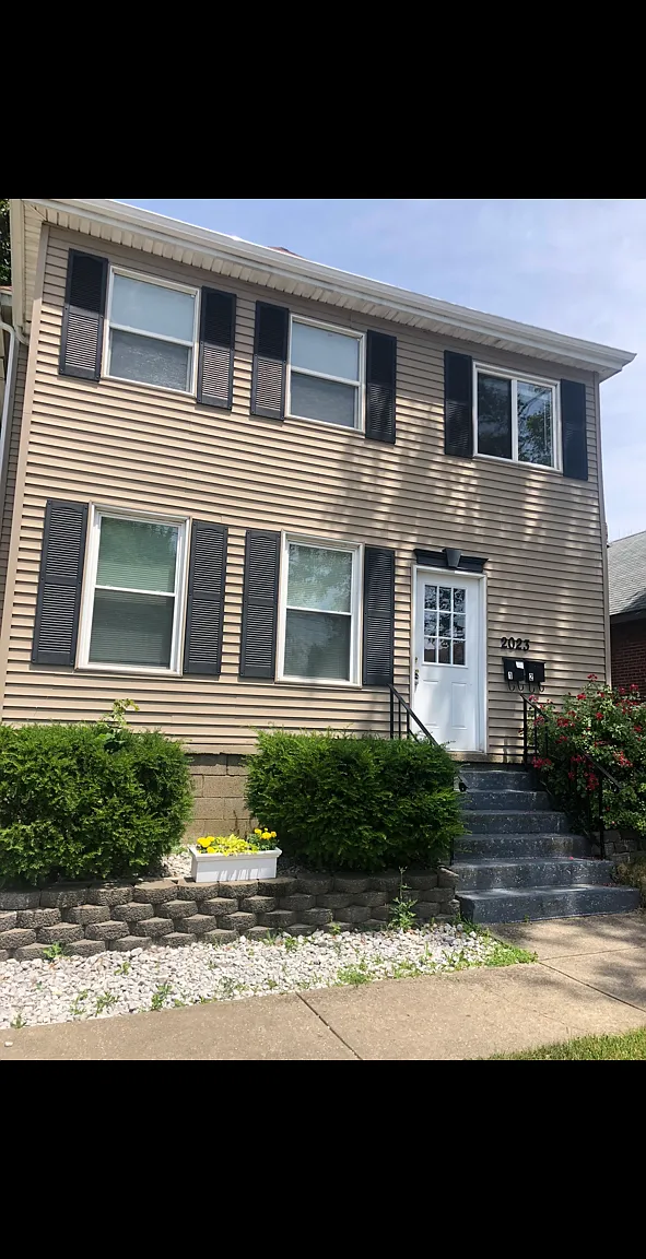 2 bed, $1,350 — Photo 1