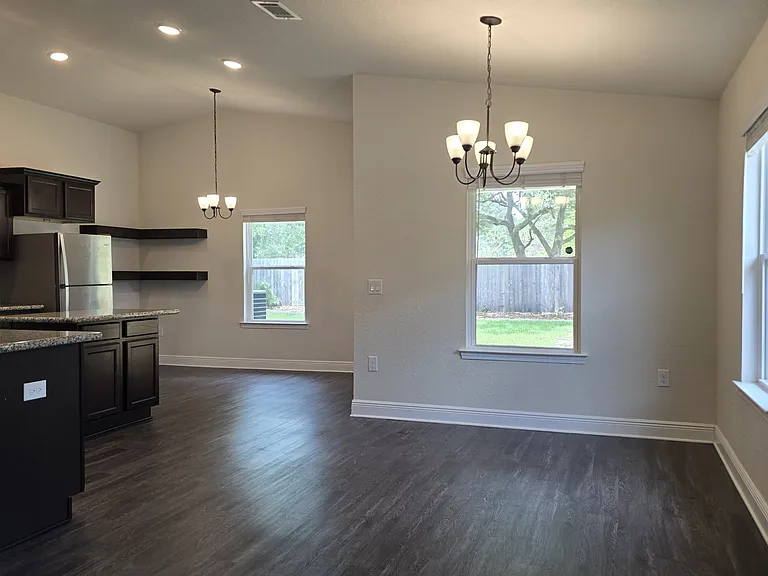 5157 Peach Dr — Photo 8