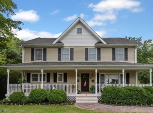 9 W Maple Ave, Succasunna, NJ 07876