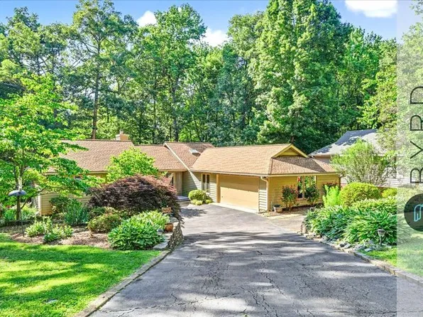 5806 Harbour Bluff Ter, Midlothian, VA 23112