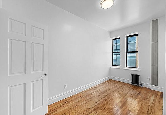 4th image of 122 Norfolk St #34