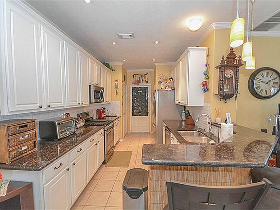 3rd image of 410 Folk Crest Ln