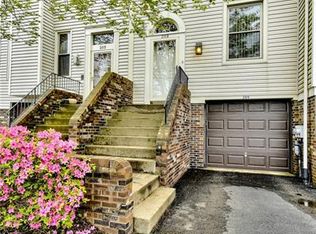 209 Spring Run Dr, Monroeville, PA 15146