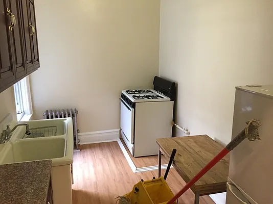 Rented by A Class Realty Long Island City LLC | media 8