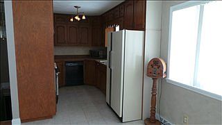 5th image of 1163 Davis St