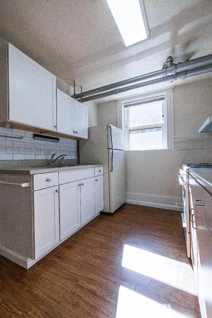 1625 N Clarkson St - 1 — Photo 4