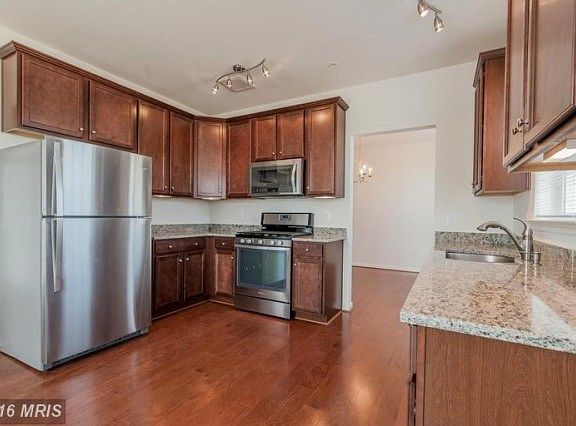 2nd image of 625 Quarry View Ct #403
