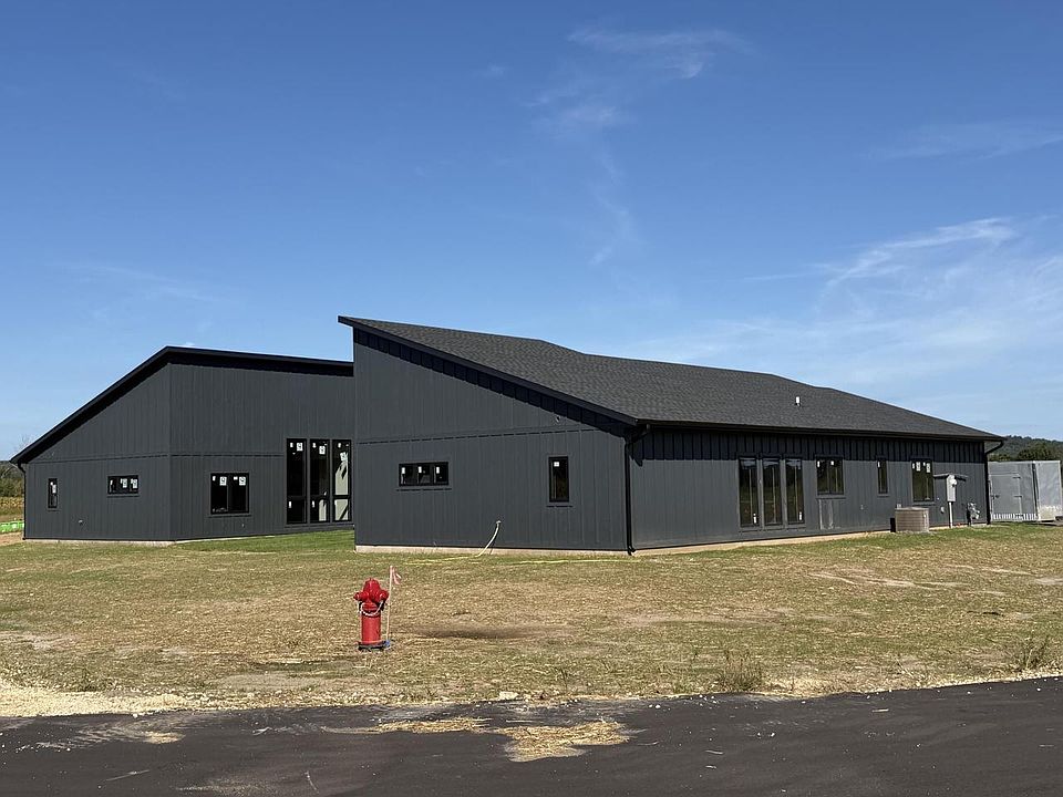 2nd image of 301 Daisy DRIVE