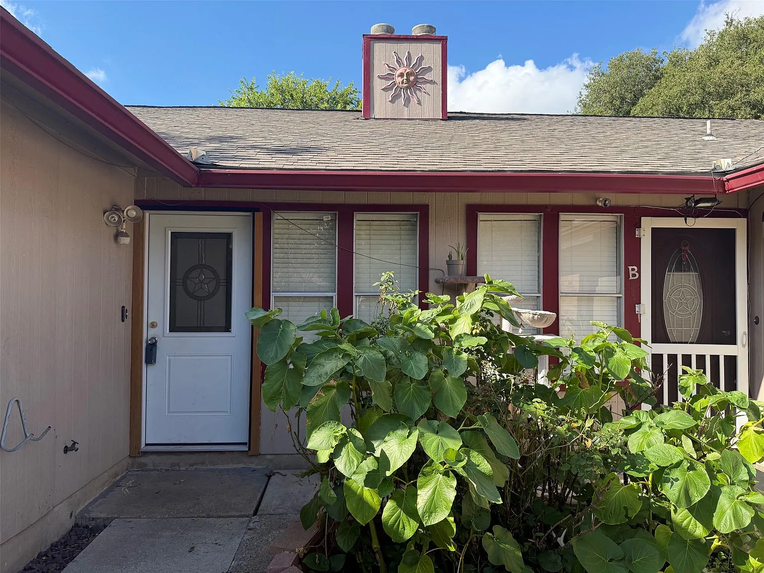 3 bed, 2.0 bath, 1027 sqft, $1,450 — Photo 2