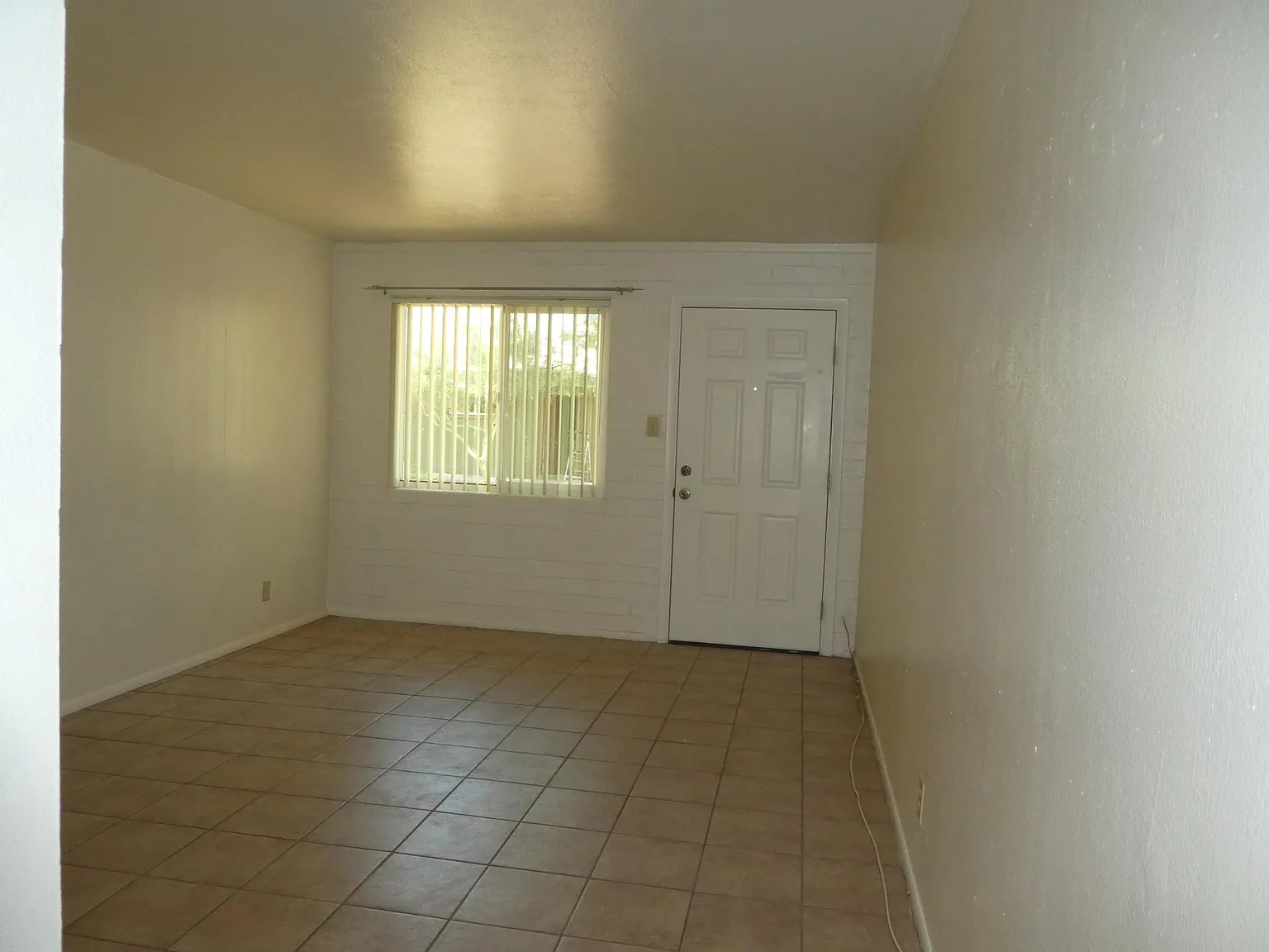 1200 E Spence Ave — Photo 3