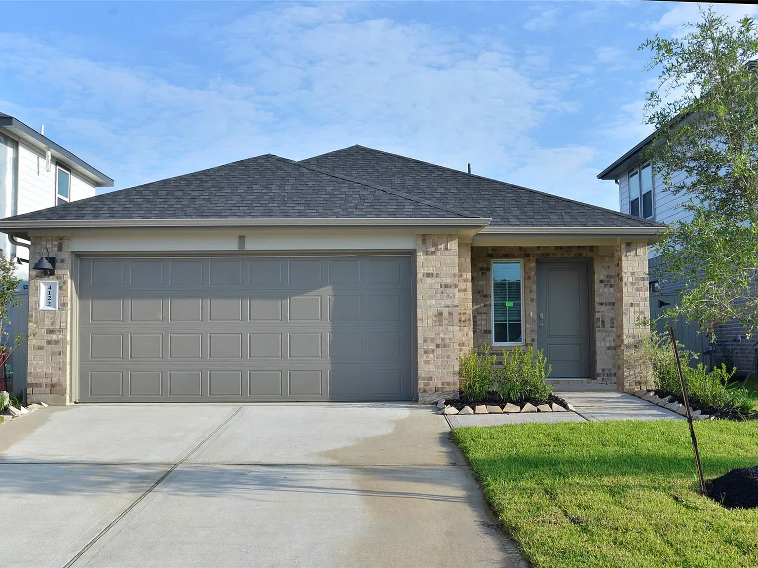 3 bed, 2.0 bath, 1396 sqft, $2,500 — Photo 1
