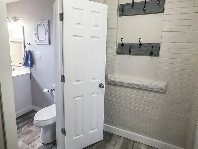 Rear entryway