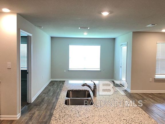 4th image of 8114 Irwin Loop