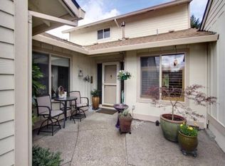 10415 SW Greenleaf Ter, Tigard, OR 97224