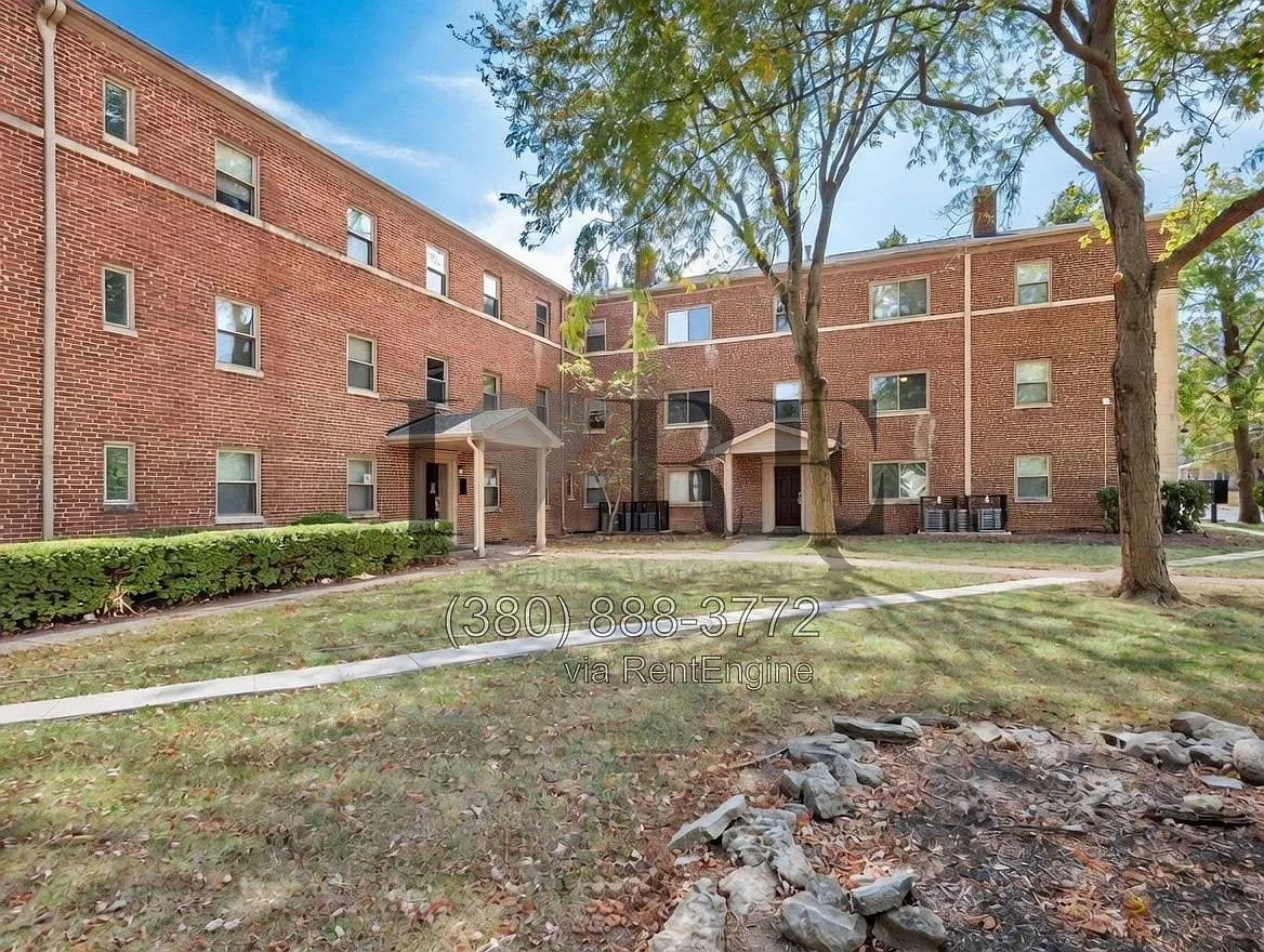2 bed, 1.0 bath, 780 sqft, $745 — Photo 2