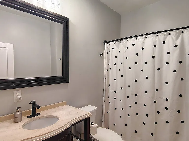 627 E Anderson St — Photo 5