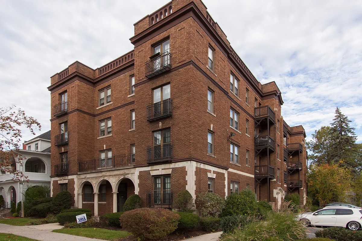 Building Photo - 290 Sumner Ave #1