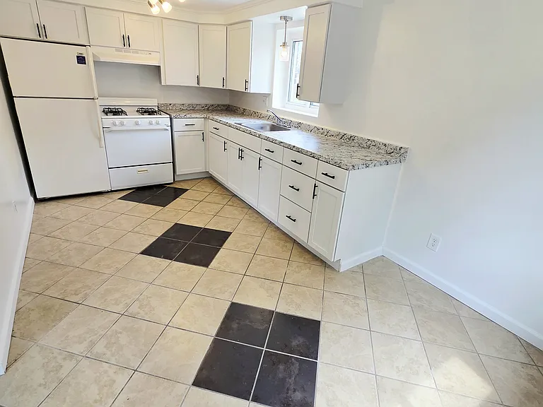 602 Academy St #2 — Photo 9