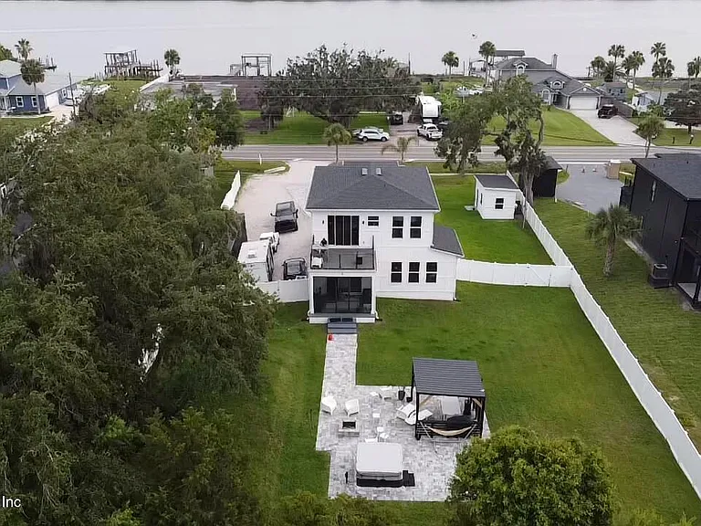 5395 Heckscher Dr — Photo 4