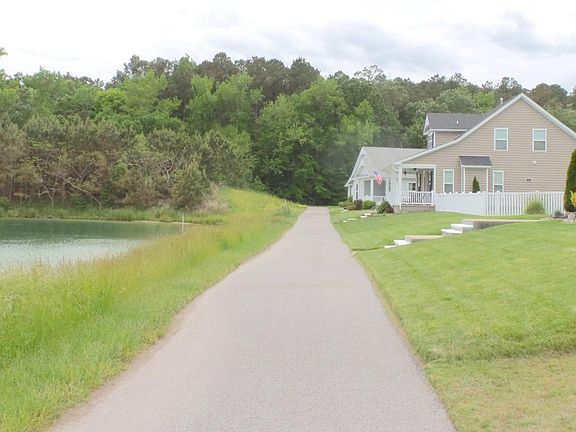 3rd image of 2716 Gaston Ln