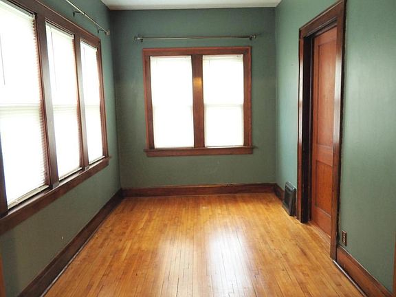 5th image of 2222 Buchanan St NE