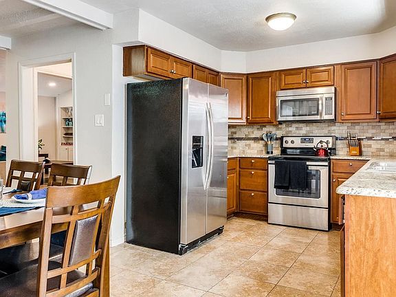 3rd image of 14207 Haymeadow Dr