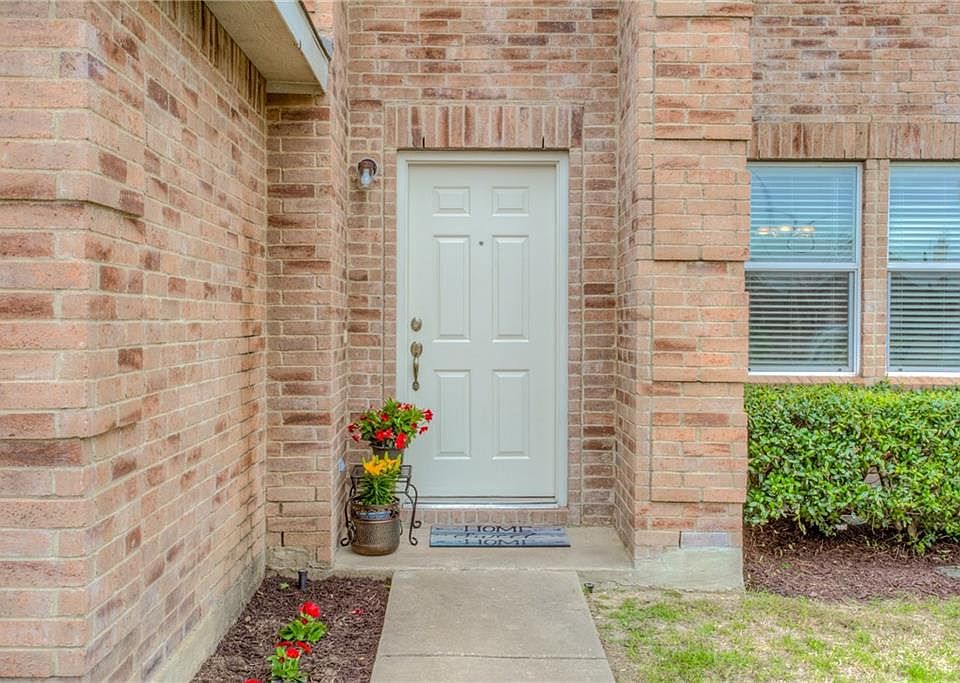 1st image of 753 Tuscany Trl