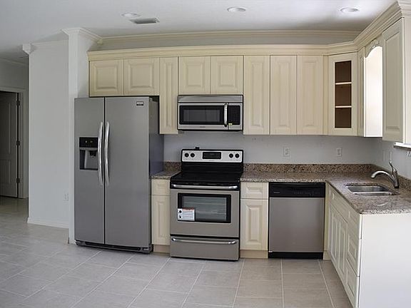 3rd image of 2327 Margaret St