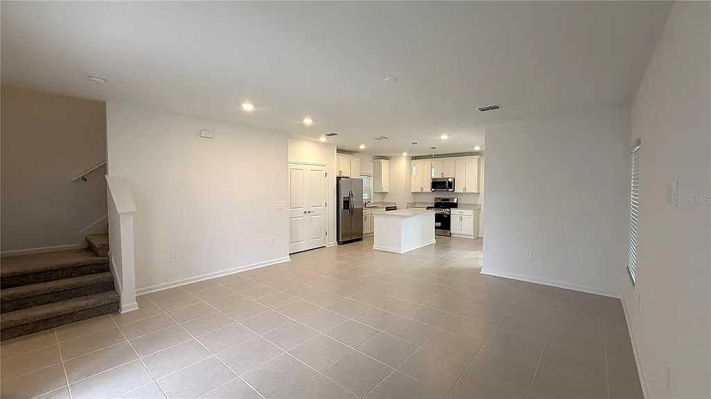3 bed, 2.5 bath, 1647 sqft, $2,600 — Photo 4