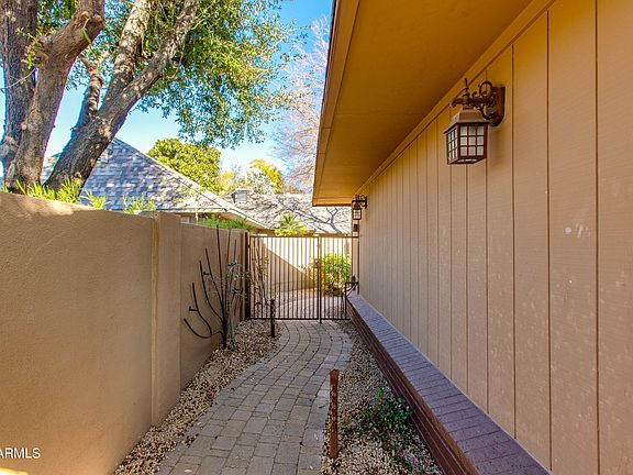 3rd image of 2044 E PASADENA Avenue