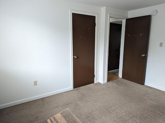 5th image of 19 Losson Garden Dr APT 4