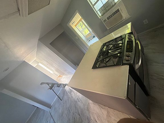 5th image of 1622 Rigsby Ave #1